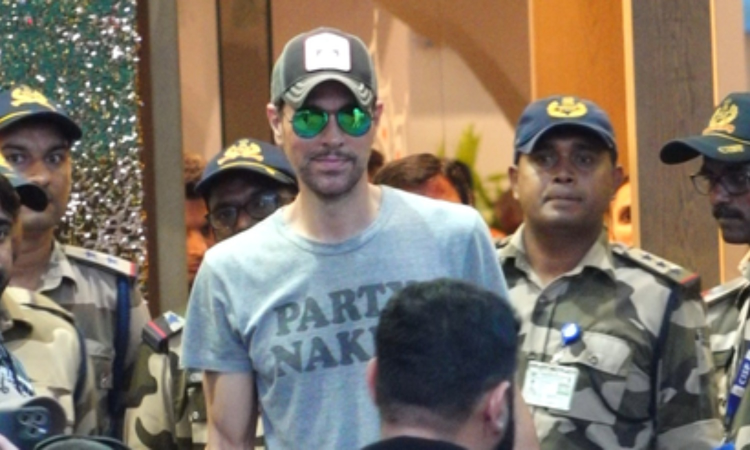 Enrique Iglesias arrives In India ahead of his two-day concert In Mumbai Enrique Iglesias arrives In India ahead of his two-day concert In Mumbai