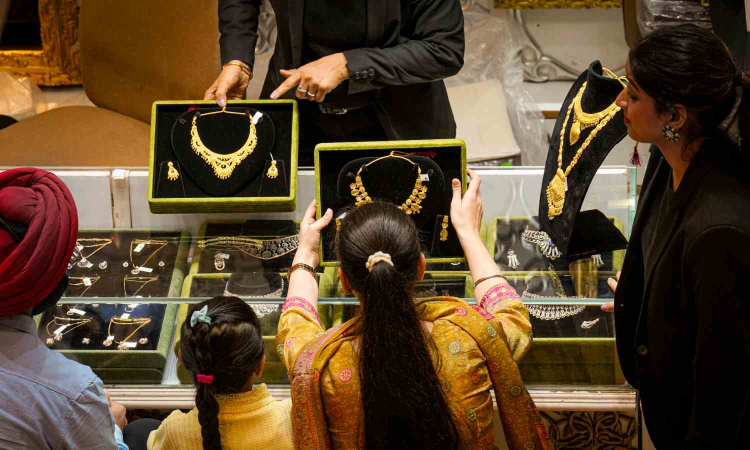 Chennai: Gold and silver price drops on Nov 17, 2025; check how much it costs today Chennai: Gold and silver price drops on Nov 17, 2025; check how much it costs today