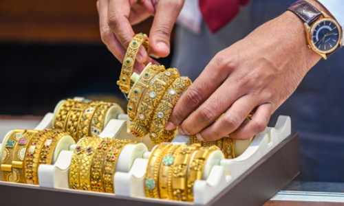 Gold, silver prices ease on MCX as dollar strengthens