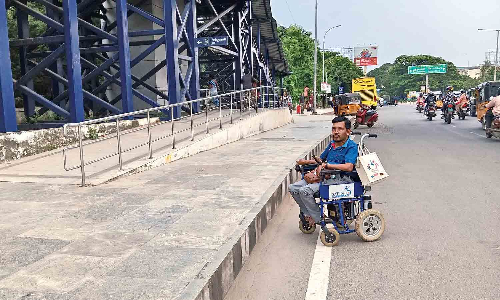 Chennai Citizen Connect: Lack of ramp makes Alandur metro station unfriendly for PwD