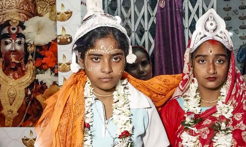 Bengal: 2 young women defy norms to marry in Sundarbans temple, village rallies behind them