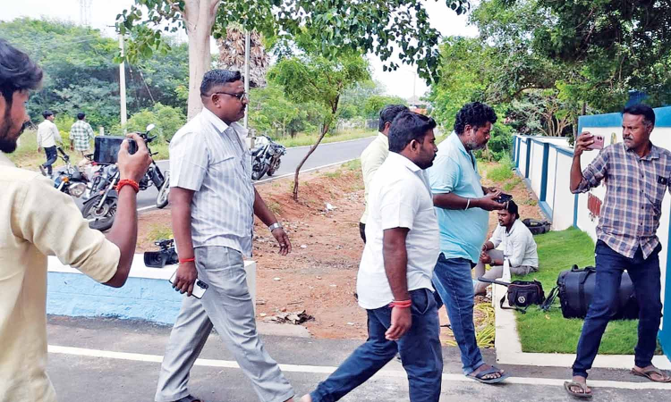 Karur stampede: CBI sleuths question ambulance crew for second day