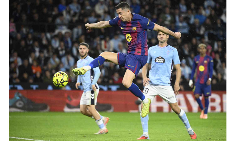 LaLiga: Lewandowskis hat-trick helps Barca close gap after Madrid draw