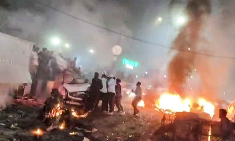 Eight killed in blast near Red Fort; cars gutted, several injured