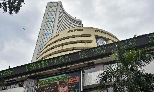 Sensex, Nifty hit fresh lifetime highs in early trade Sensex, Nifty hit fresh lifetime highs in early trade