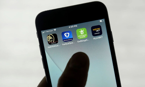 Online gambling: Betting booms, risks rise Online gambling: Betting booms, risks rise