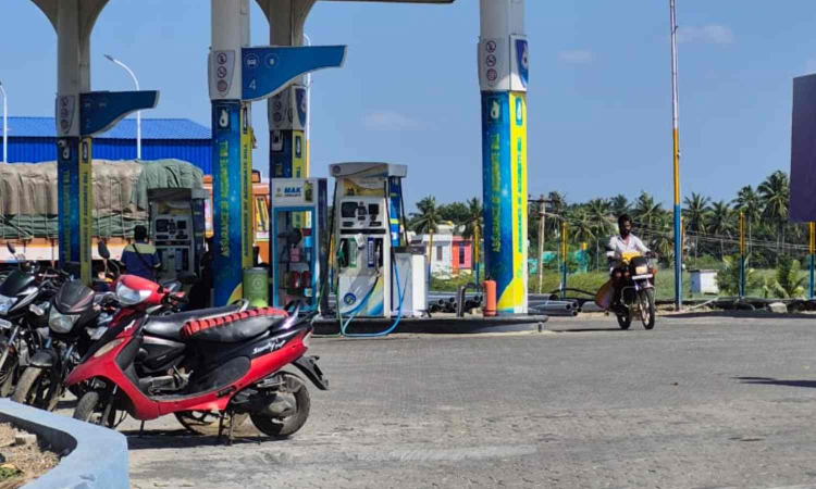 Check out petrol and diesel prices in Chennai on November 29, 2025