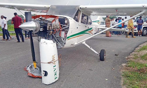 Engine snag forces trainer aircraft to land on Tiruchy-Pudukkottai road