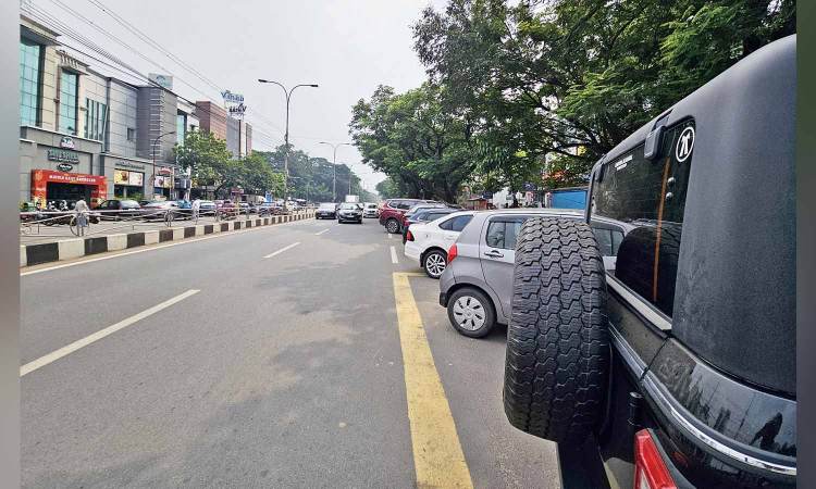 Chennai Citizen Connect: Illegal parking chokes 3rd Avenue in Anna Nagar, blocks bus stop access
