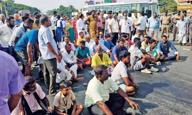 Tiruchy residents demand underpass, block traffic on bypass to Chennai
