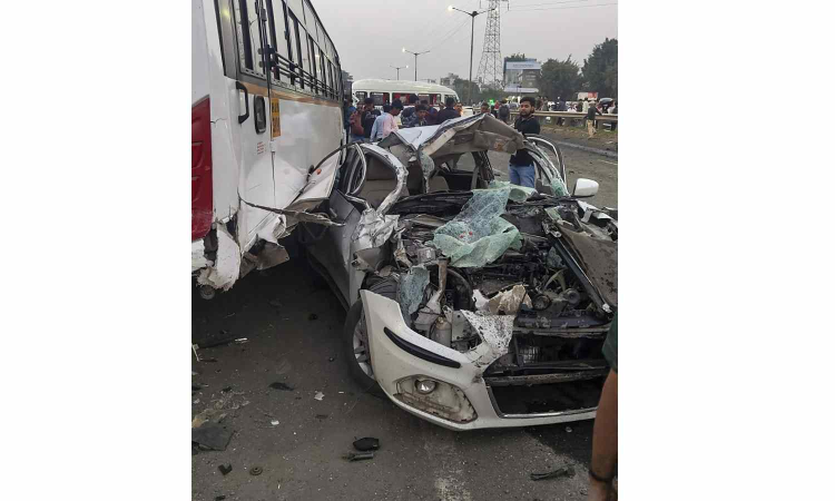 Dead truck driver, cleaner booked over Pune crash that killed 8; FIR against vehicle owner too