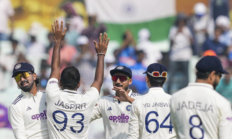 India reduce SA to 154-8 at tea in first Test India reduce SA to 154-8 at tea in first Test