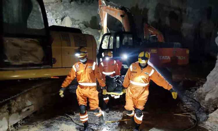 UP: One killed in Sonbhadra stone quarry collapse, rescue operations underway UP: One killed in Sonbhadra stone quarry collapse, rescue operations underway