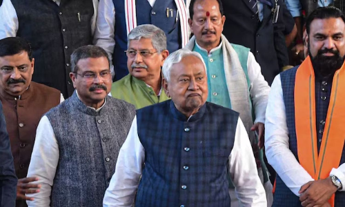In presence of PM and Shah, Nitish sworn in as Bihar CM for record 10th time