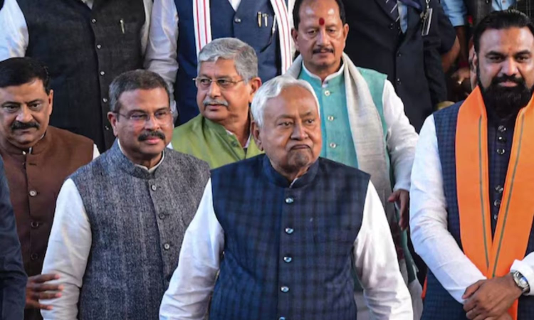 In presence of PM and Shah, Nitish sworn in as Bihar CM for record 10th time