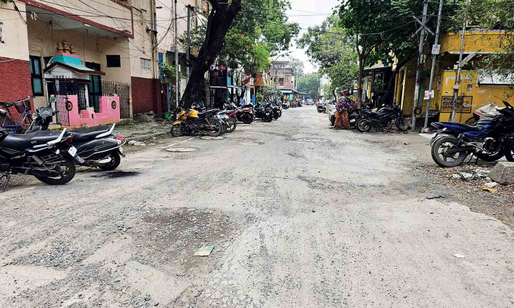 Chennai Citizen Connect: Cratered GMK Colony stretch not re-laid even a month after pipeline work