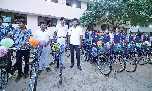 Udhayanidhi distributes bicycles to 771 Class 11 govt school students