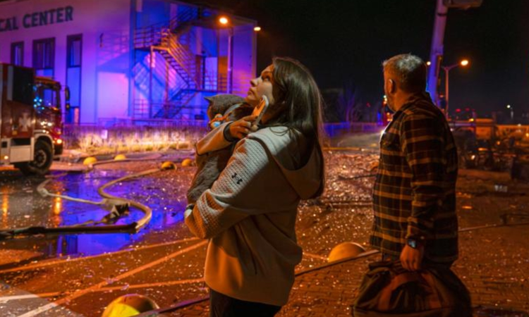 Russian attacks kill at least 6 in Ukraine while US peace plan is discussed Russian attacks kill at least 6 in Ukraine while US peace plan is discussed