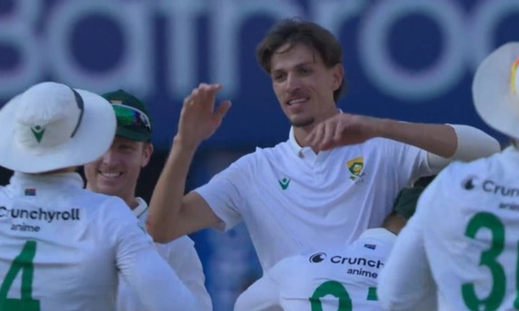 South Africa score 220/4, lead India by 508 runs at lunch