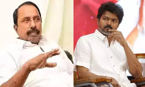 Sengottaiyan meets Vijay after resignation, triggering major buzz in TN politics Sengottaiyan meets Vijay after resignation, triggering major buzz in TN politics