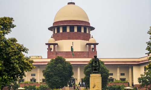 SC allows entry of pregnant woman, her child into India from Bangladesh on humanitarian grounds SC allows entry of pregnant woman, her child into India from Bangladesh on humanitarian grounds