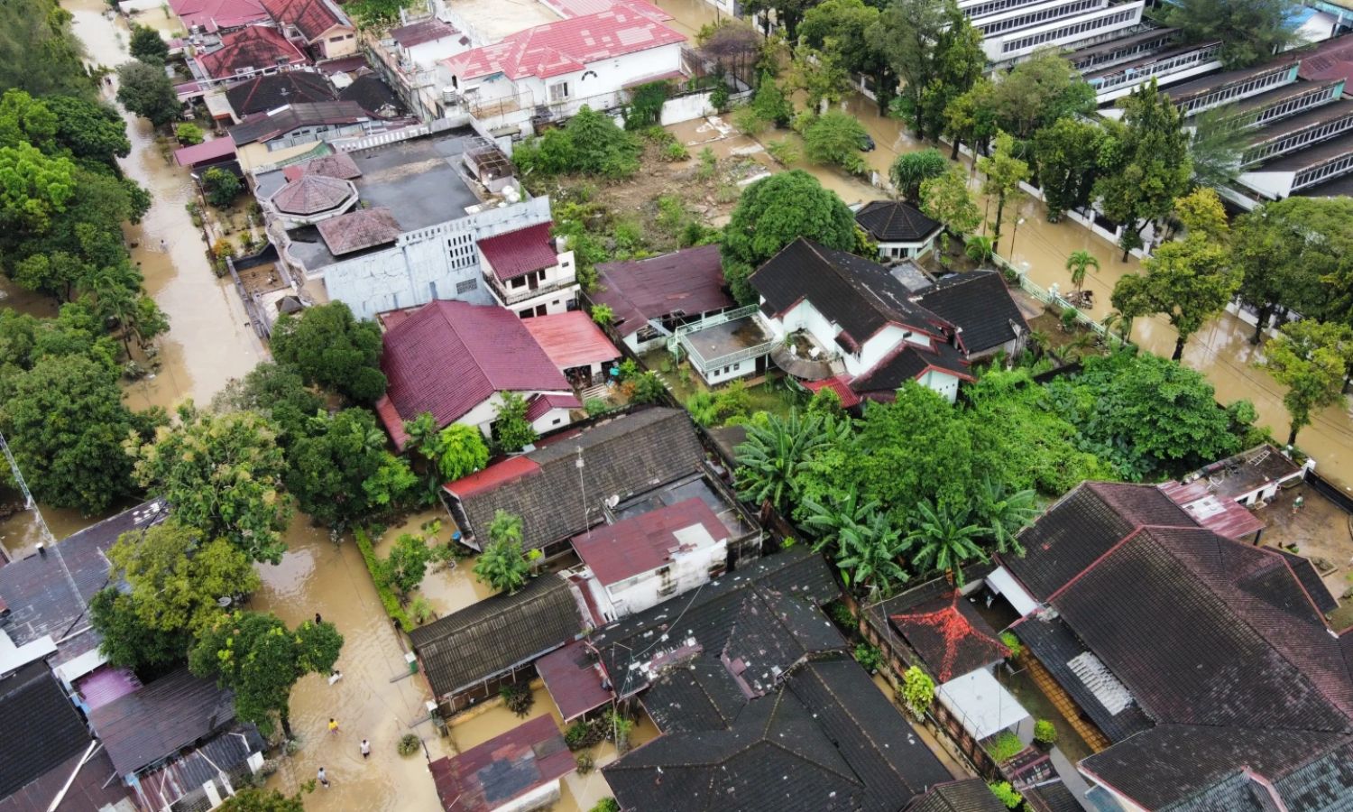 Flash floods, landslides leave 174 dead, 79 missing in Indonesia