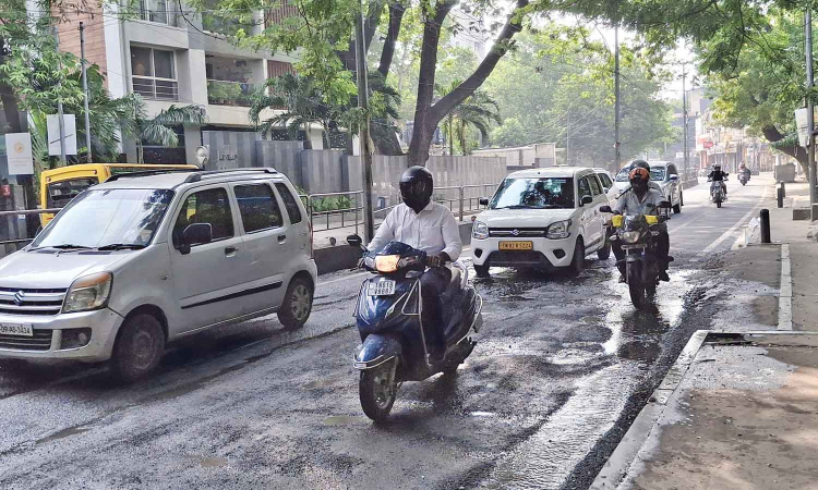 Chennai Citizen Connect: Fresh sewage leak in a fortnight leaves Sterling Road slippery, messy