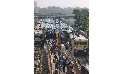 Narrow Park Town footbridge causes daily congestion; Railways cite severe space constraints