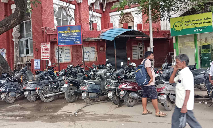Roads near Egmore railway station choc-a-bloc with haphazard parking