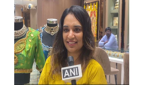 Coimbatore-based designer creates luxury blouses with gold, silver and precious stones