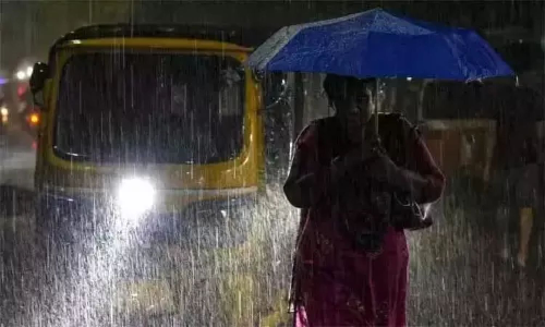Flooding cuts off parts of north Chennai Flooding cuts off parts of north Chennai