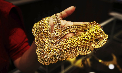 Chennai: Gold plunges consecutively on December 5; check how much it costs