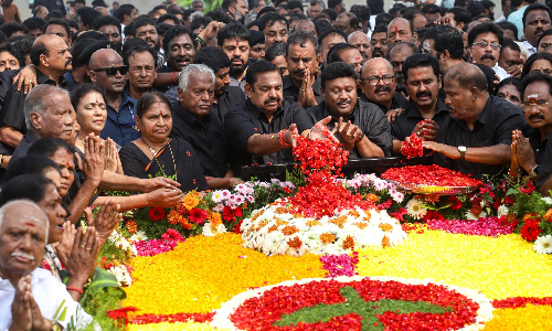 Subdued former CM J Jayalalithaa anniv exposes AIADMK’s internal troubles