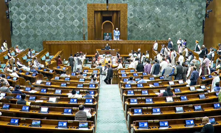 Lok Sabha adjourns till 12 noon amid DMK members protests over Deepam row