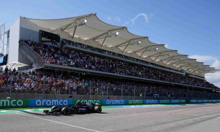 F1s thrilling 3-way title fight echoes a history of dramatic championship deciders