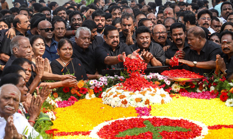 Subdued former CM J Jayalalithaa anniv exposes AIADMK’s internal troubles Subdued former CM J Jayalalithaa anniv exposes AIADMK’s internal troubles