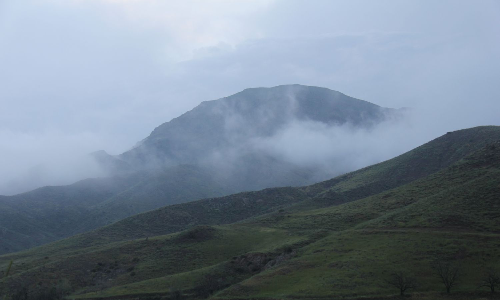Five policemen trapped on Tenkasi mountain rescued Five policemen trapped on Tenkasi mountain rescued