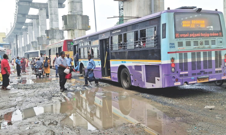 Poonamallee High Road left in poor shape after week-long rain; commuters demand lasting repairs