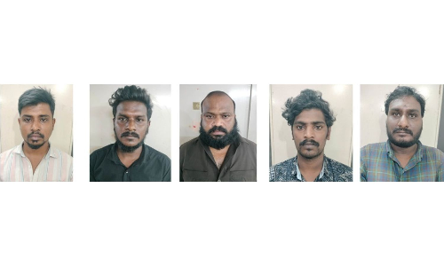 Kidnap victim raises alarm at Akkarai signal, traffic cop jumps into rescue Kidnap victim raises alarm at Akkarai signal, traffic cop jumps into rescue