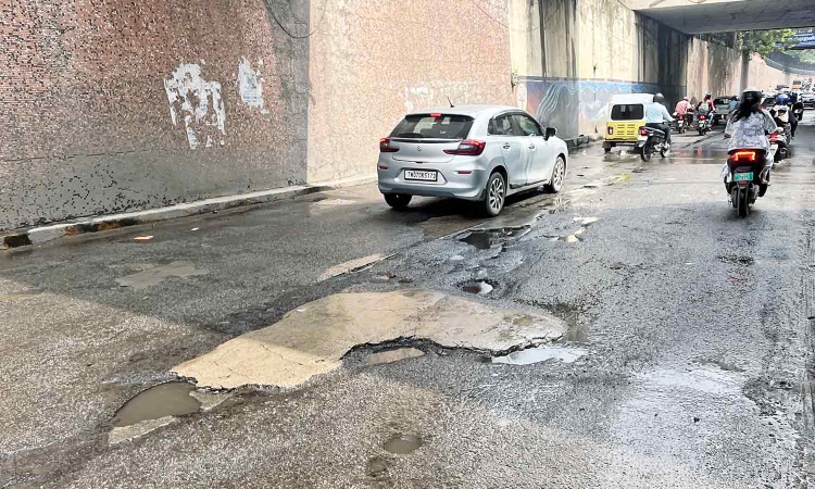 Water stagnation for 3 days in Nungambakkam subway rankles motorists Water stagnation for 3 days in Nungambakkam subway rankles motorists