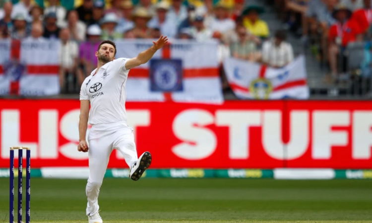 Englands Mark Wood ruled out of Ashes series with knee injury