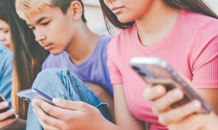 Attention drift: Social media, not gaming, drives teen inattention