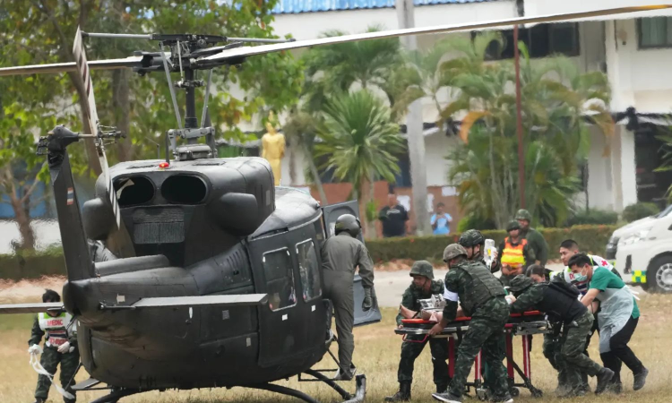 Renewed Thailand-Cambodia border fighting displaces hundreds of thousands Renewed Thailand-Cambodia border fighting displaces hundreds of thousands