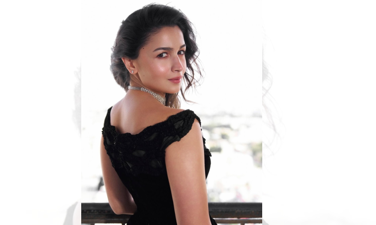 Alia Bhatt receives Golden Globes honour at Red Sea Film Festival Alia Bhatt receives Golden Globes honour at Red Sea Film Festival