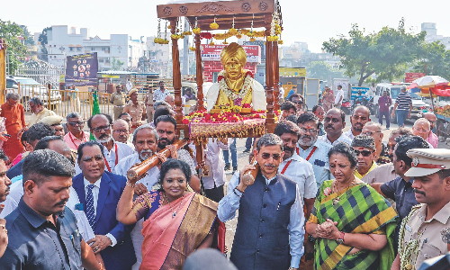 Mahakavi Bharati’s 144th birth anniversary celebrated with grandeur in Tamil Nadu Mahakavi Bharati’s 144th birth anniversary celebrated with grandeur in Tamil Nadu