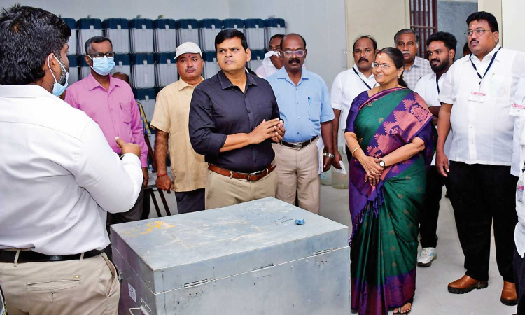Tamil Nadu: DEO conducts preliminary verification of EVMs Tamil Nadu: DEO conducts preliminary verification of EVMs