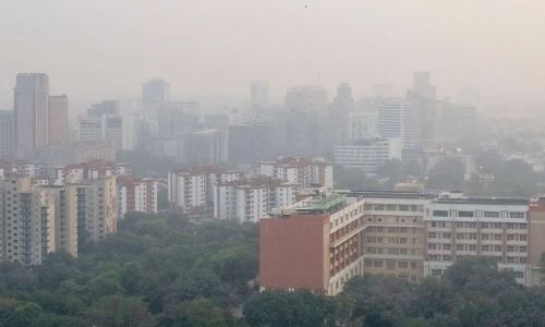 Delhi chokes as AQI nears severe level Delhi chokes as AQI nears severe level