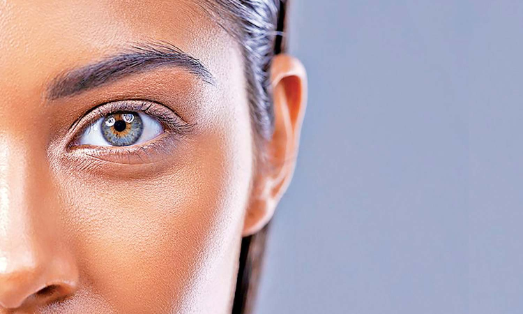 Cognitive effort: Blinking drops when listening in noisy settings Cognitive effort: Blinking drops when listening in noisy settings