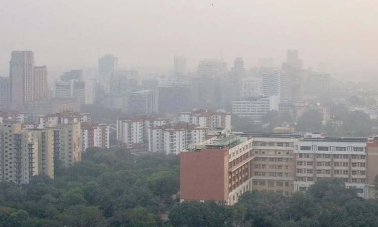 Delhi chokes as AQI nears severe level Delhi chokes as AQI nears severe level