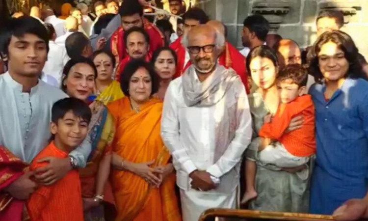 Rajinikanth visits Tirupati with family to offer prayers Rajinikanth visits Tirupati with family to offer prayers
